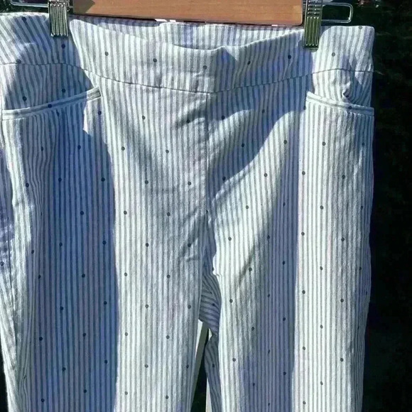 Chico’s pinned stripped polka dot jeans, pull on stretch style, machine washabl - Picture 3 of 8
